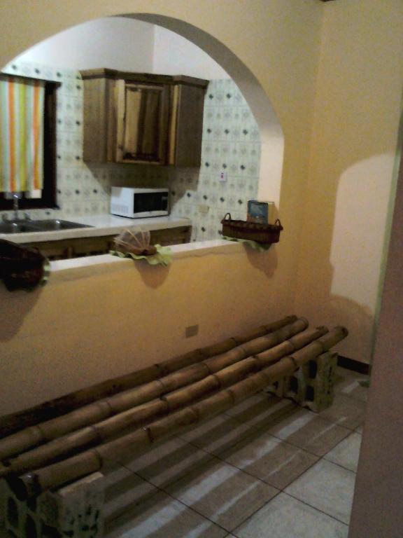 Dolphin Bay Yoga Guest House Drapers Room photo